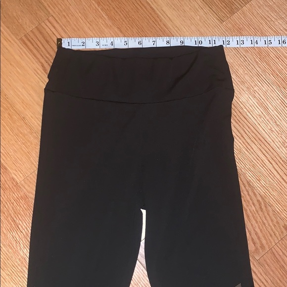 Black Leggings with Cut Out with Panel Detail S/M - Picture 3 of 4